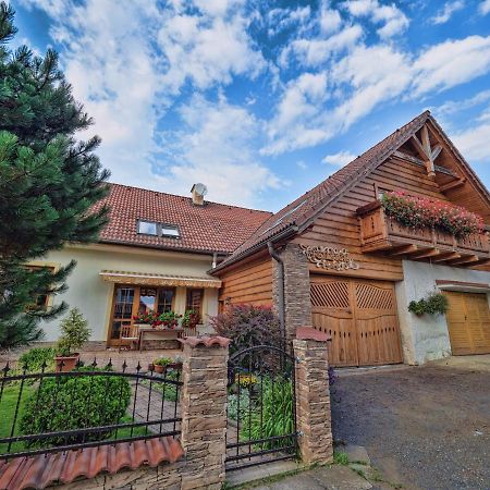 Penzion Sina Pavčina Lehota Exterior foto